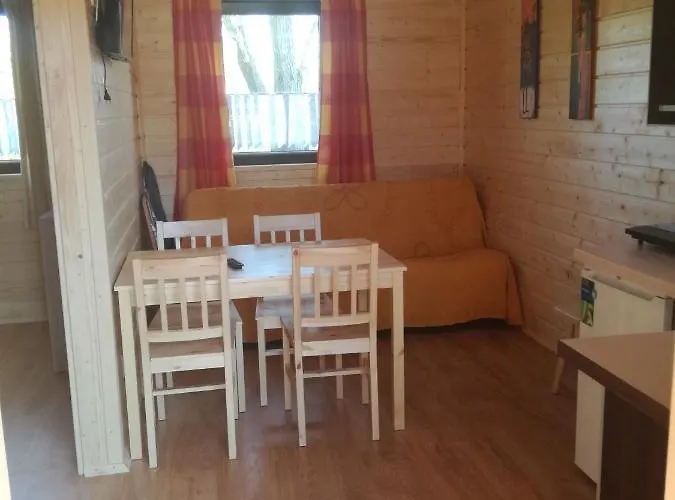 Morskie Zacisze بيت للعطل غونسكي